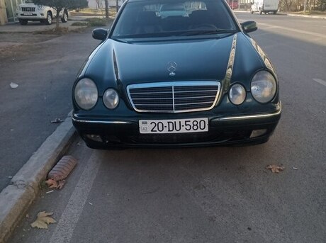 Mercedes E 200
