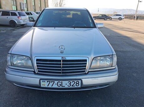 Mercedes C 180