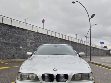 BMW 523