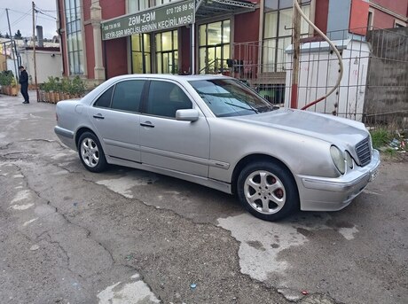 Mercedes E 250