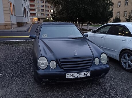 Mercedes E 200