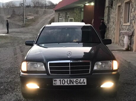 Mercedes C 180