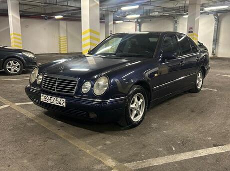 Mercedes E 240