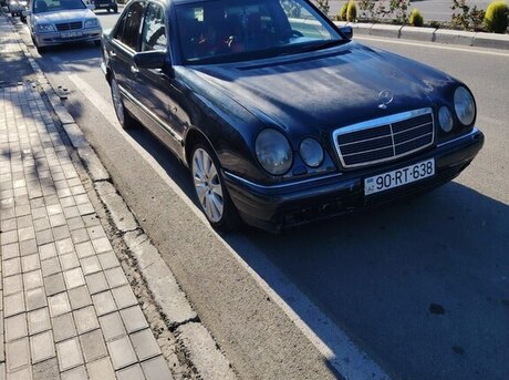 Mercedes E 280