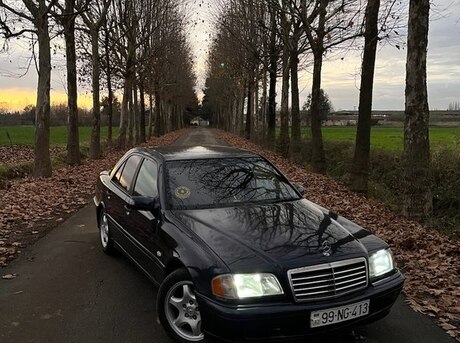 Mercedes C 180