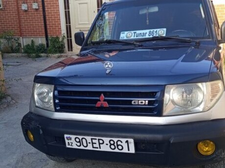 Mitsubishi Pajero io