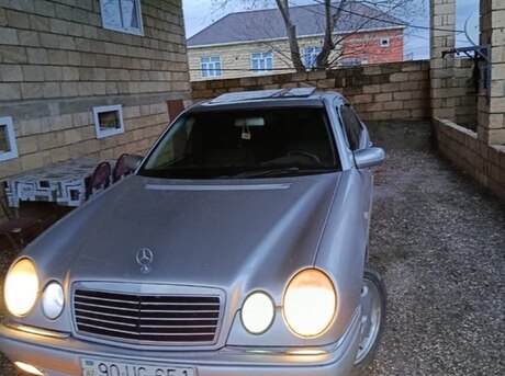 Mercedes E 230