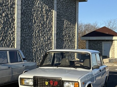 LADA (VAZ) 2107