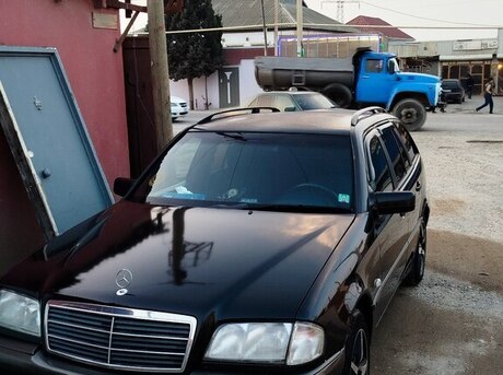 Mercedes C 180