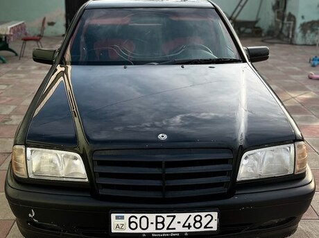 Mercedes C 180