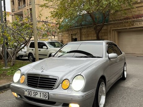 Mercedes E 320