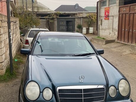 Mercedes E 230