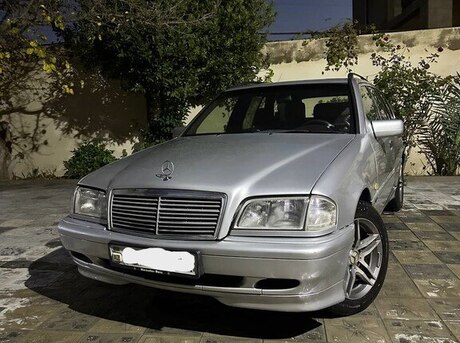 Mercedes C 180