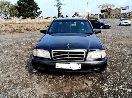 Mercedes C 200