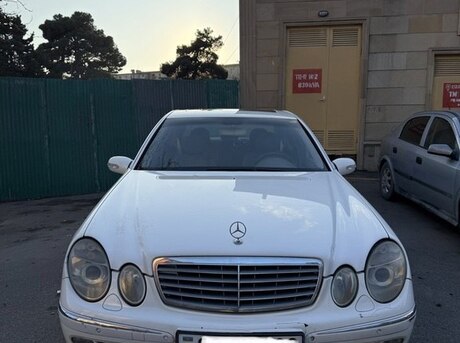 Mercedes E 240
