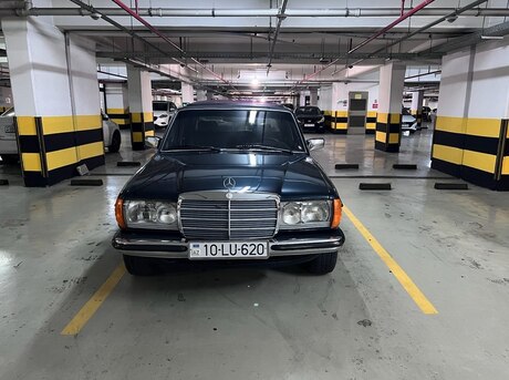 Mercedes W123