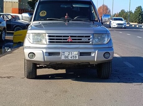 Mitsubishi Pajero io