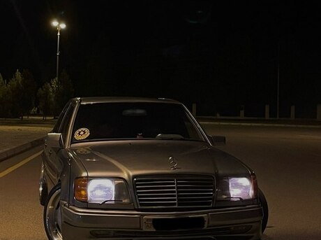 Mercedes E 300
