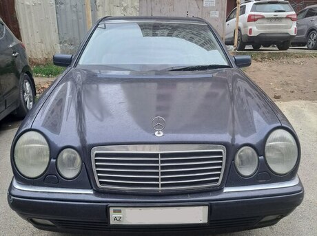 Mercedes E 240
