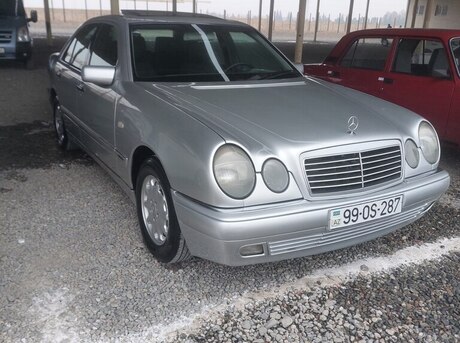 Mercedes E 240
