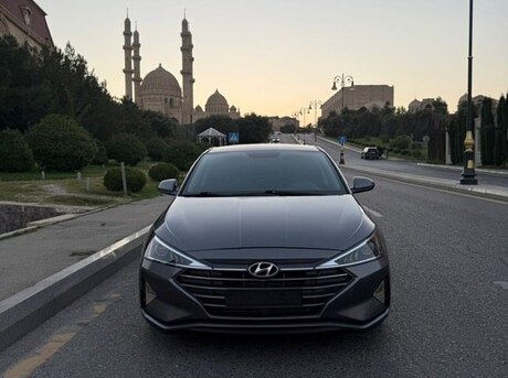 Hyundai Elantra 2019