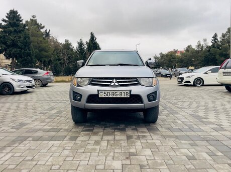 Mitsubishi L200 2013