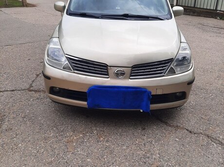 Nissan Tiida 2006