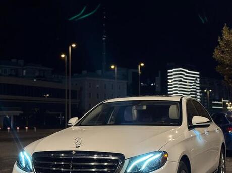 Mercedes E 300 4MATIC 2017