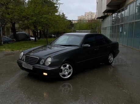 Mercedes E 220 2001