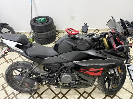 CFMOTO 250 SR 2025