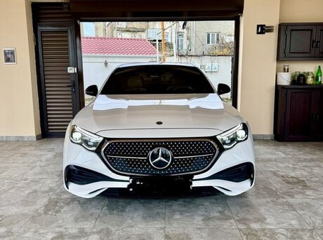 Mercedes E 300 e 4MATIC 2023