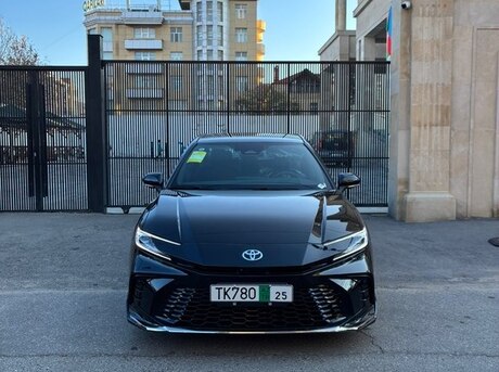 Toyota Camry 2025