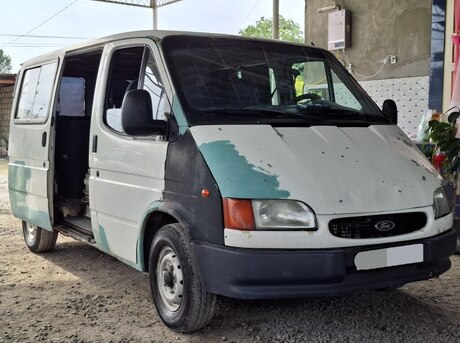 Ford Transit 2000