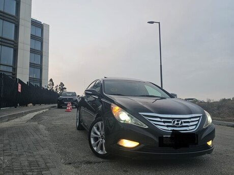 Hyundai Sonata 2011
