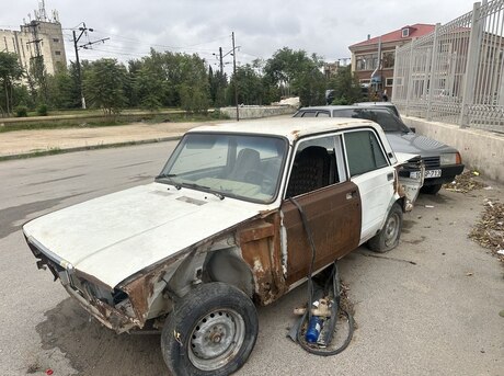 LADA (VAZ) 2107
