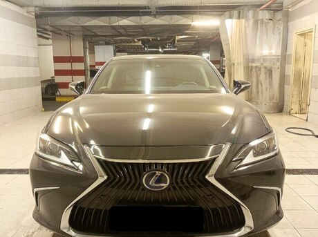 Lexus ES 300h 2021