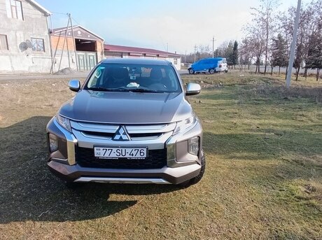 Mitsubishi L200 2021