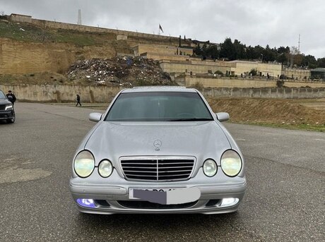 Mercedes E 240 2000