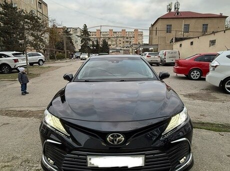 Toyota Camry 2021