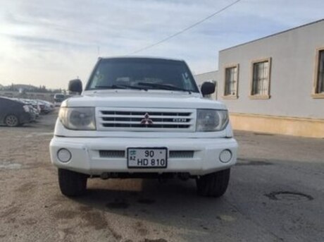 Mitsubishi Pajero io 1999