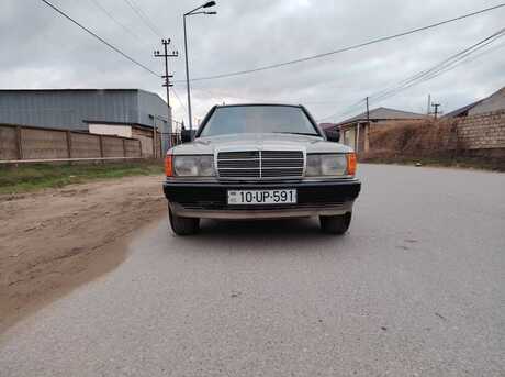 Mercedes 190 1988