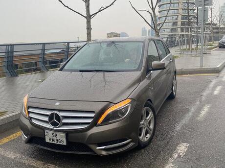 Mercedes B 180 2012