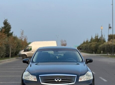 Infiniti M35 2010