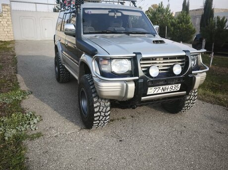 Mitsubishi Pajero 1995
