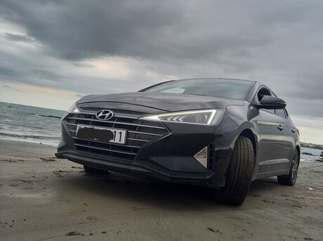 Hyundai Elantra 2019
