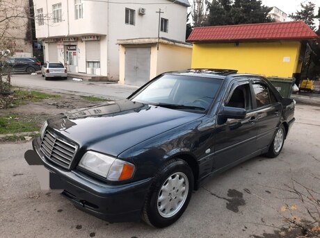 Mercedes C 180