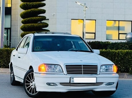 Mercedes C 230