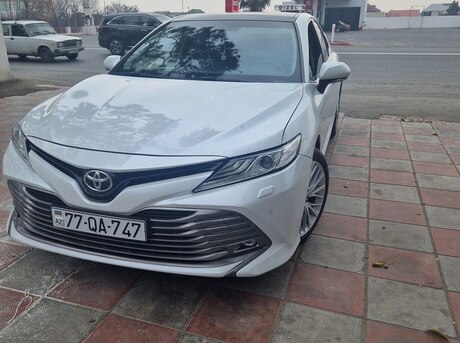 Toyota Camry 2019