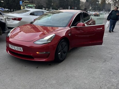 Tesla Model 3 2018