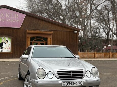 Mercedes E 320